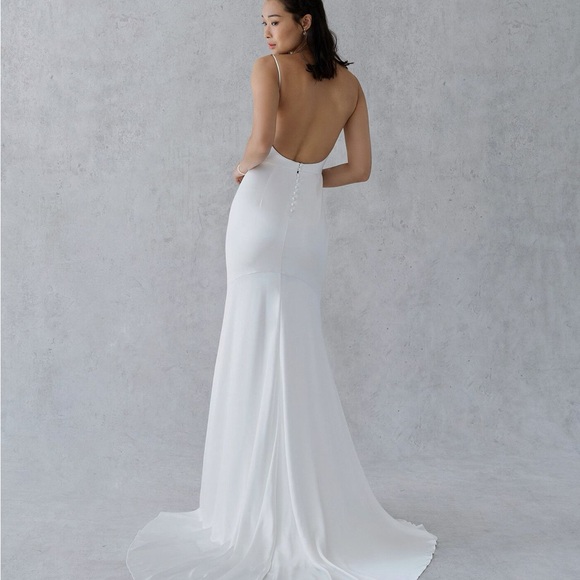 Like New Cleo Wedding Gown by Alexandra Grecco - Size 8 - Picture 10 of 11